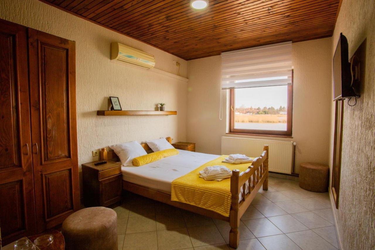 Guest House Vila Alexandar Palić Dış mekan fotoğraf