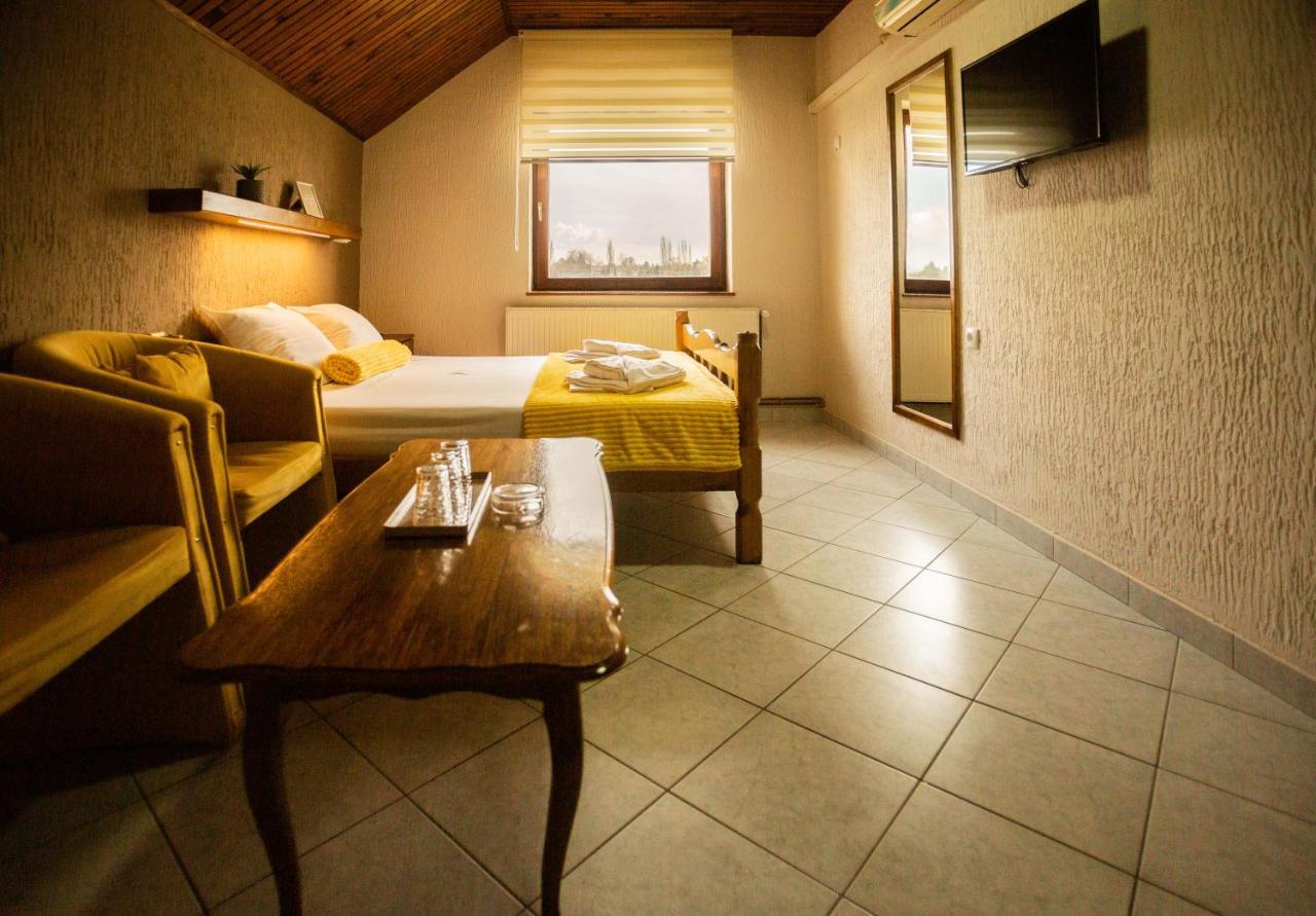 Guest House Vila Alexandar Palić Dış mekan fotoğraf