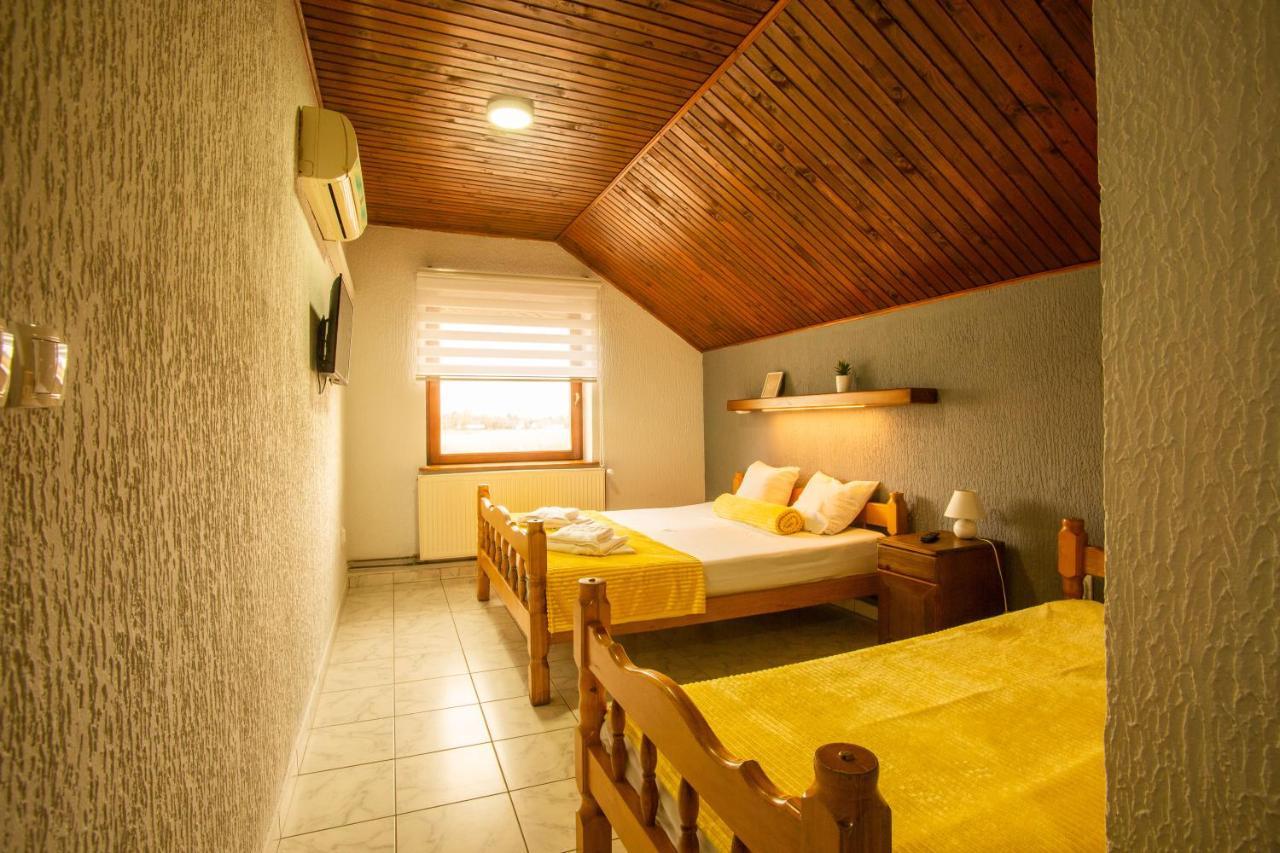 Guest House Vila Alexandar Palić Dış mekan fotoğraf