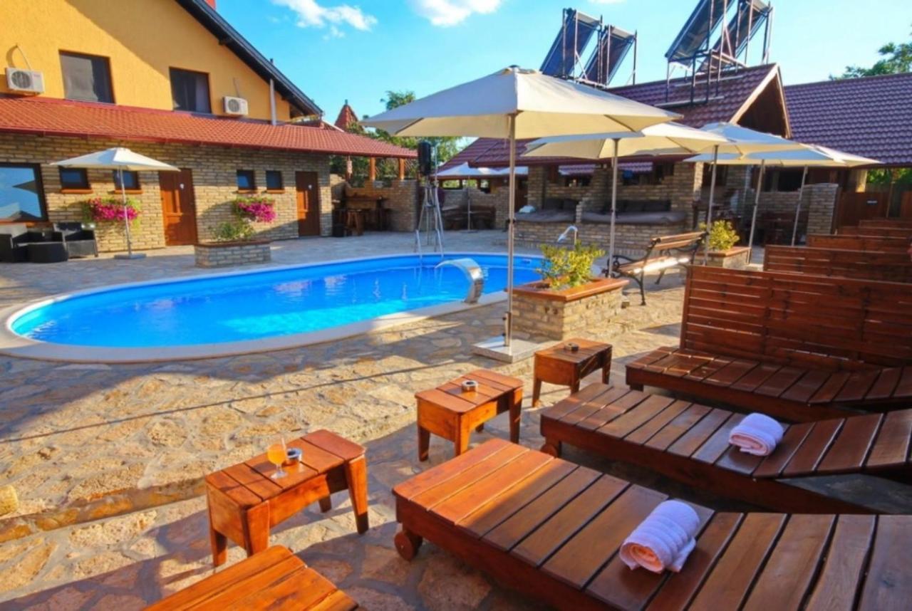 Guest House Vila Alexandar Palić Dış mekan fotoğraf