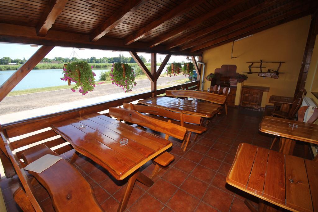 Guest House Vila Alexandar Palić Dış mekan fotoğraf