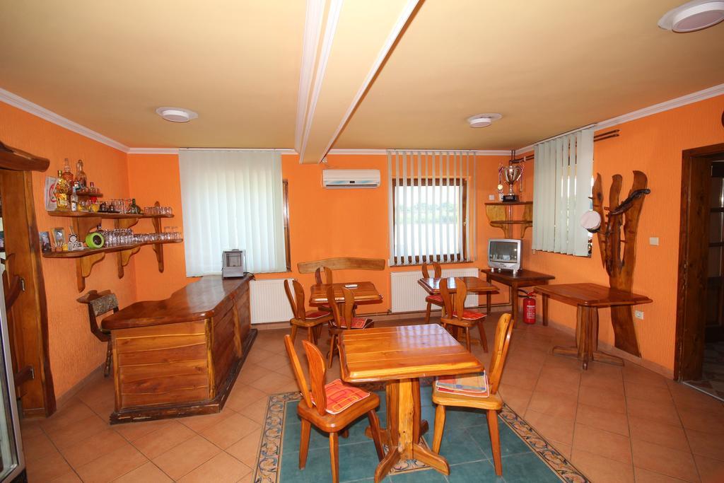 Guest House Vila Alexandar Palić Dış mekan fotoğraf