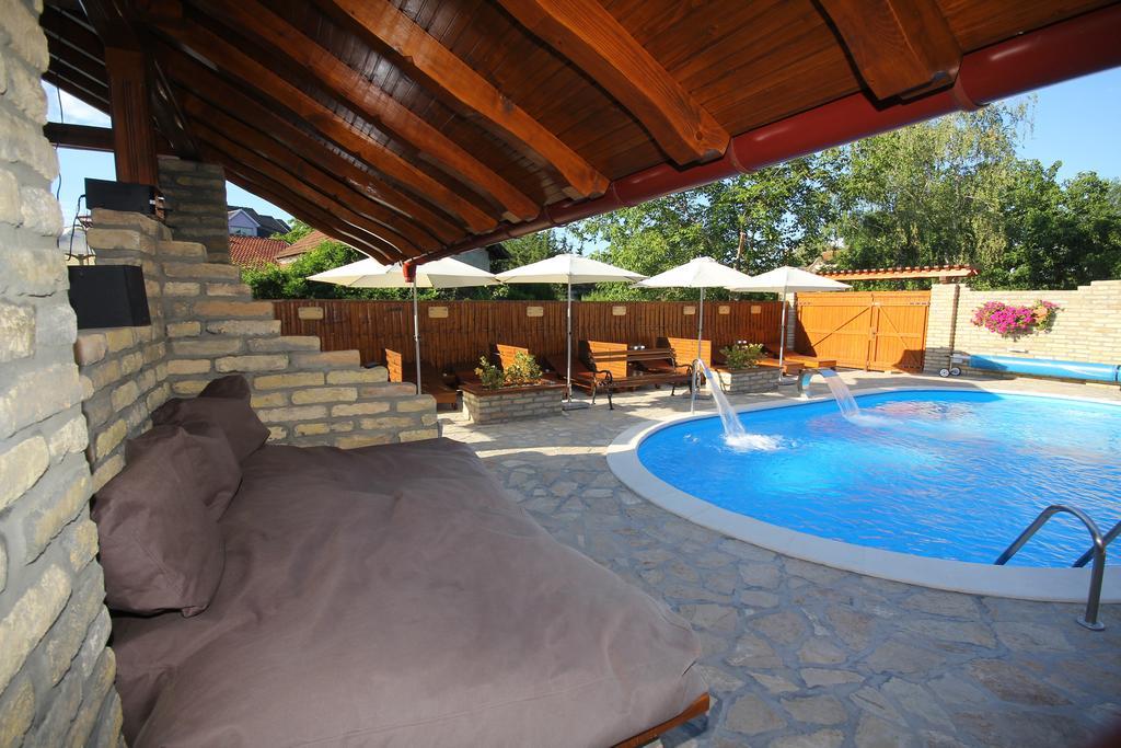 Guest House Vila Alexandar Palić Dış mekan fotoğraf