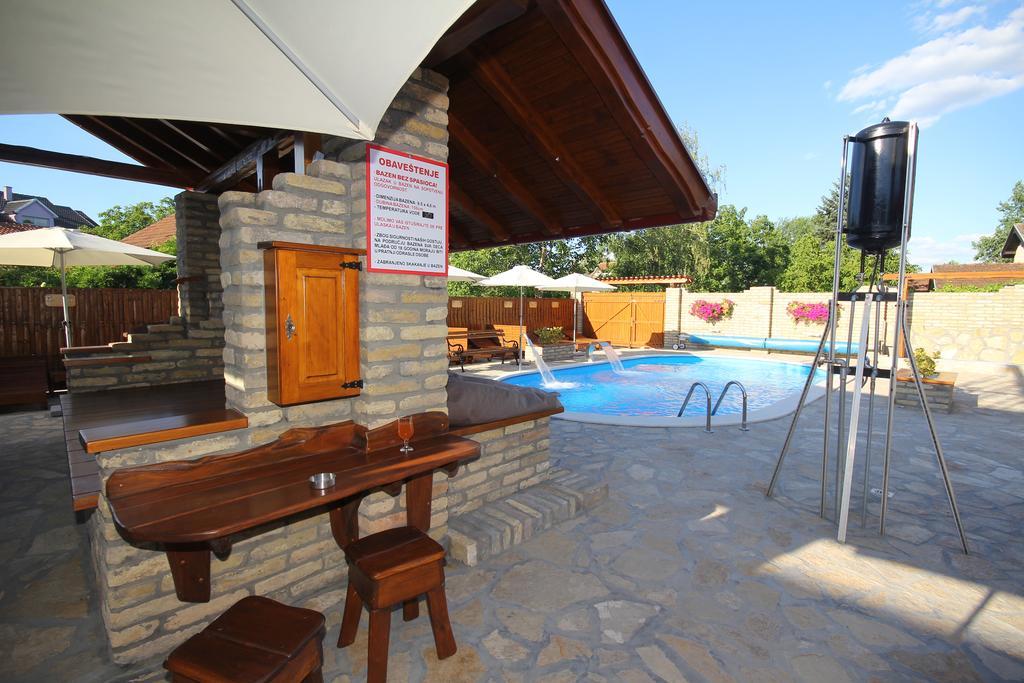 Guest House Vila Alexandar Palić Dış mekan fotoğraf