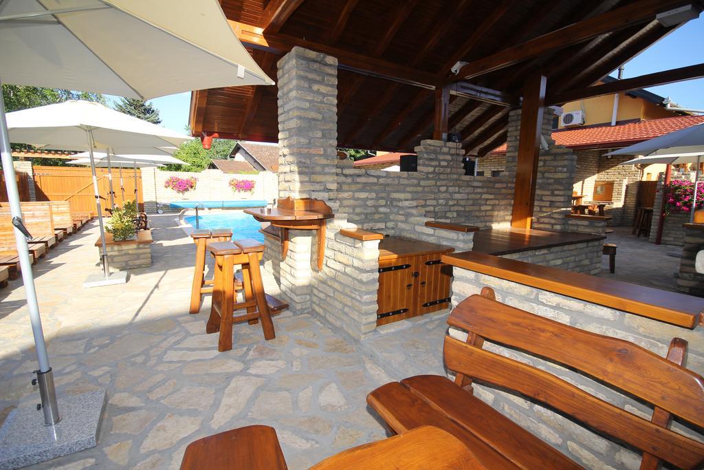 Guest House Vila Alexandar Palić Dış mekan fotoğraf