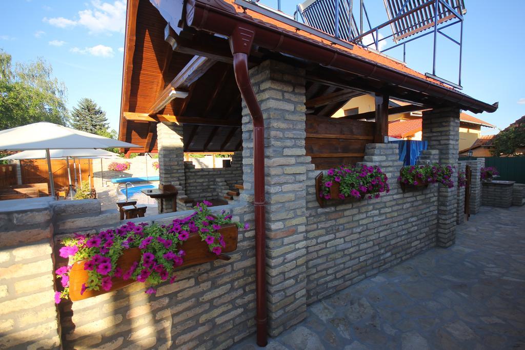 Guest House Vila Alexandar Palić Dış mekan fotoğraf