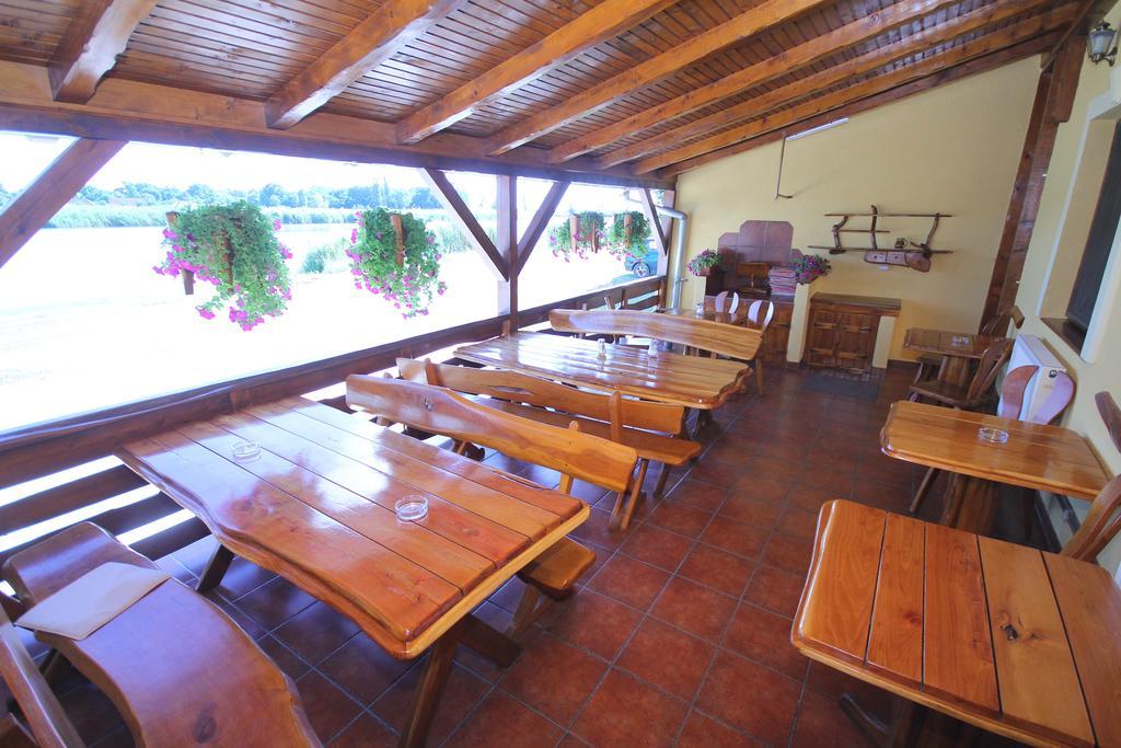 Guest House Vila Alexandar Palić Dış mekan fotoğraf