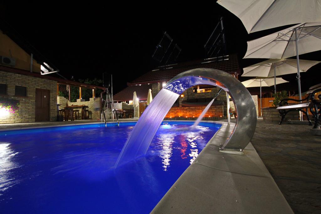 Guest House Vila Alexandar Palić Dış mekan fotoğraf