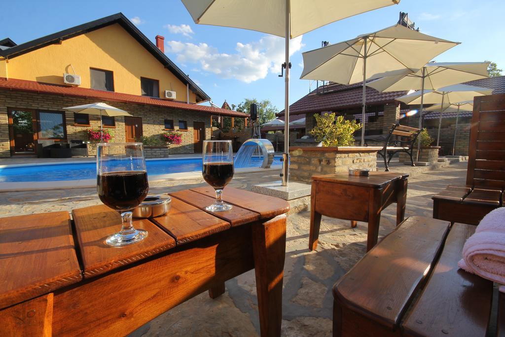 Guest House Vila Alexandar Palić Dış mekan fotoğraf